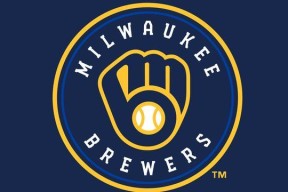 金年会官方网站-密尔沃基雄鹿训练开放日；集结日调整名单引欢呼；英超在即；赛程密集仍需轮换